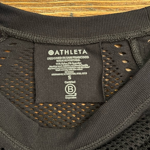Athleta black long sleeve cut out top. Size small - Picture 6 of 6